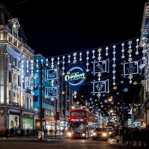 London Christmas Lights Bus Tour With Live Guide – Sightseeing and Tours Cdxb.com Special Offers, Deals & Discounts in Canada